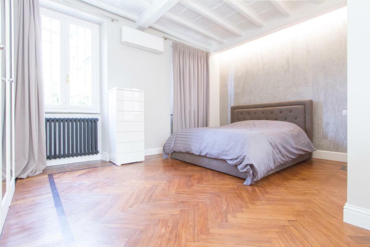 Elegante E Completamente Arredato Apt In Duomo Milano Ngoại thất bức ảnh
