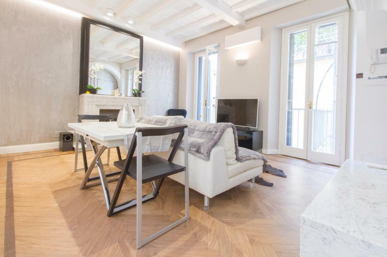 Elegante E Completamente Arredato Apt In Duomo Milano Ngoại thất bức ảnh